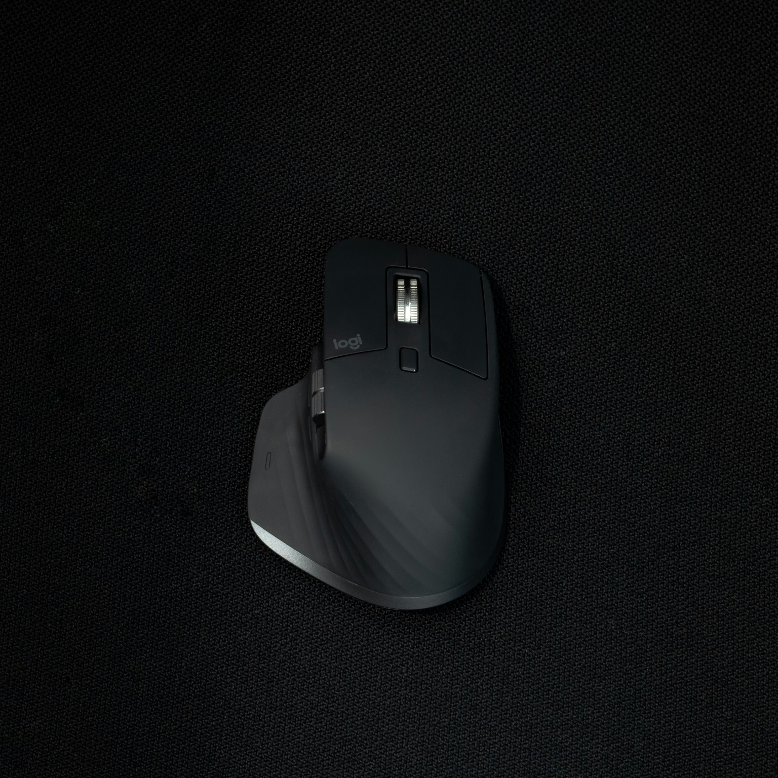 Logitech White Wireless Optical Mouse - Image 2