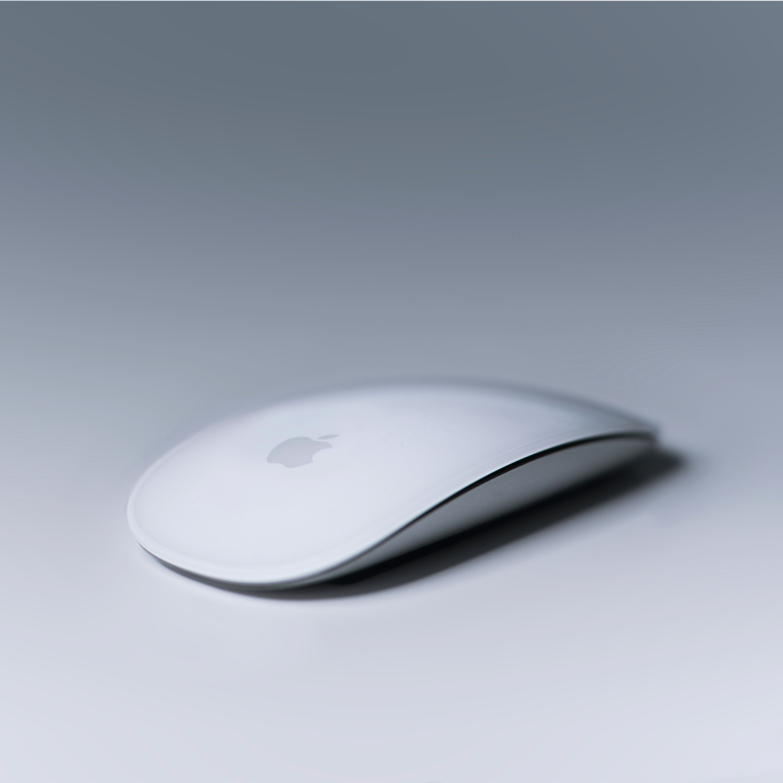 Slim Black Wireless Optical Mouse - Image 2